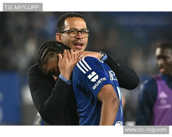 科尔建议切尔西引进范戴克并呼吁给罗塞尼尔更多时间调整球队 科尔建议切尔西引进范戴克并呼吁给罗塞尼尔更多时间调整球队