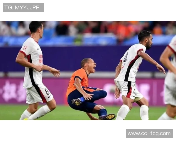 中甲激战引发重伤阿萨莫阿颈椎骨折黄威腓骨骨折悲剧发生